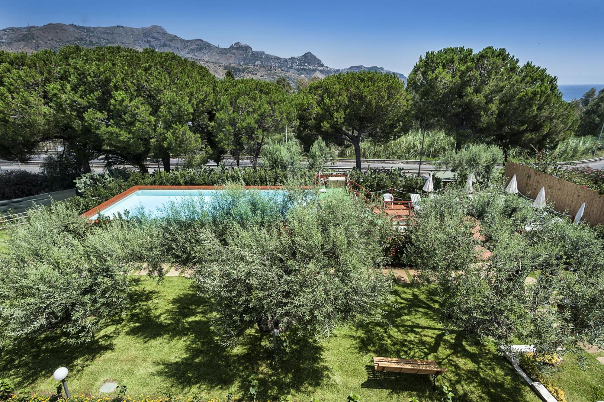 Villa Collina Giardini Naxos Exterior photo