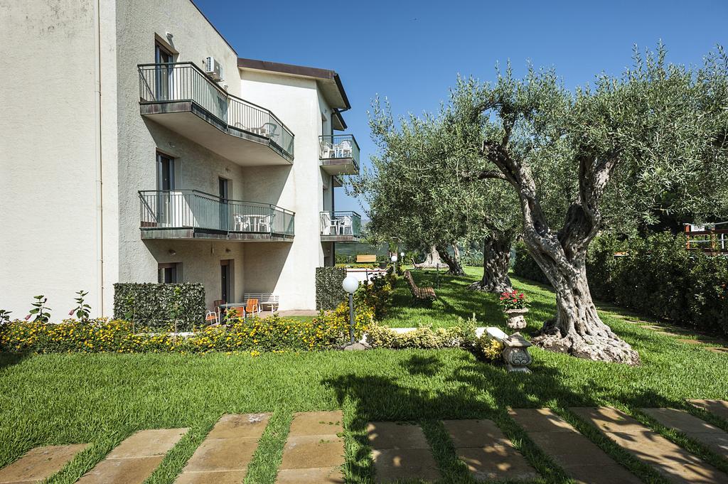 Villa Collina Giardini Naxos Exterior photo
