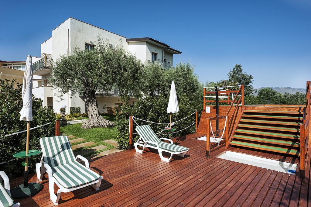 Villa Collina Giardini Naxos Exterior photo